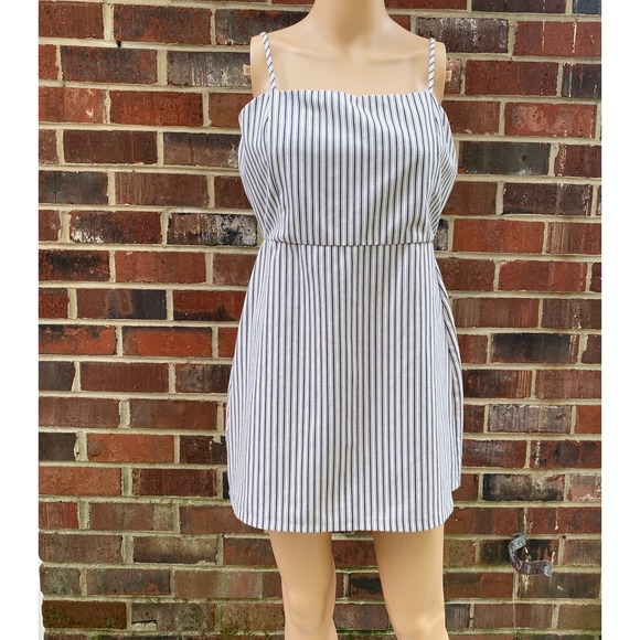 Pull‎ & bear striped day Teens dress size LARGE,Zipper,adjustabe straps - Picture 1 of 14